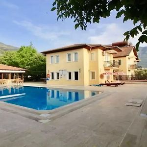 Gunes Hotel & Apartments